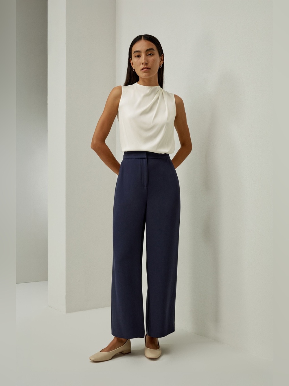 Lilysilk Silk Wide Leg Tailored Pant With Mid Rise in Royal Blue size 10